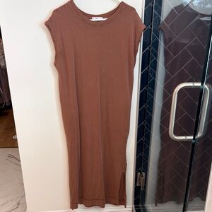 TALULAH Sleeveless Tan Midi Dress